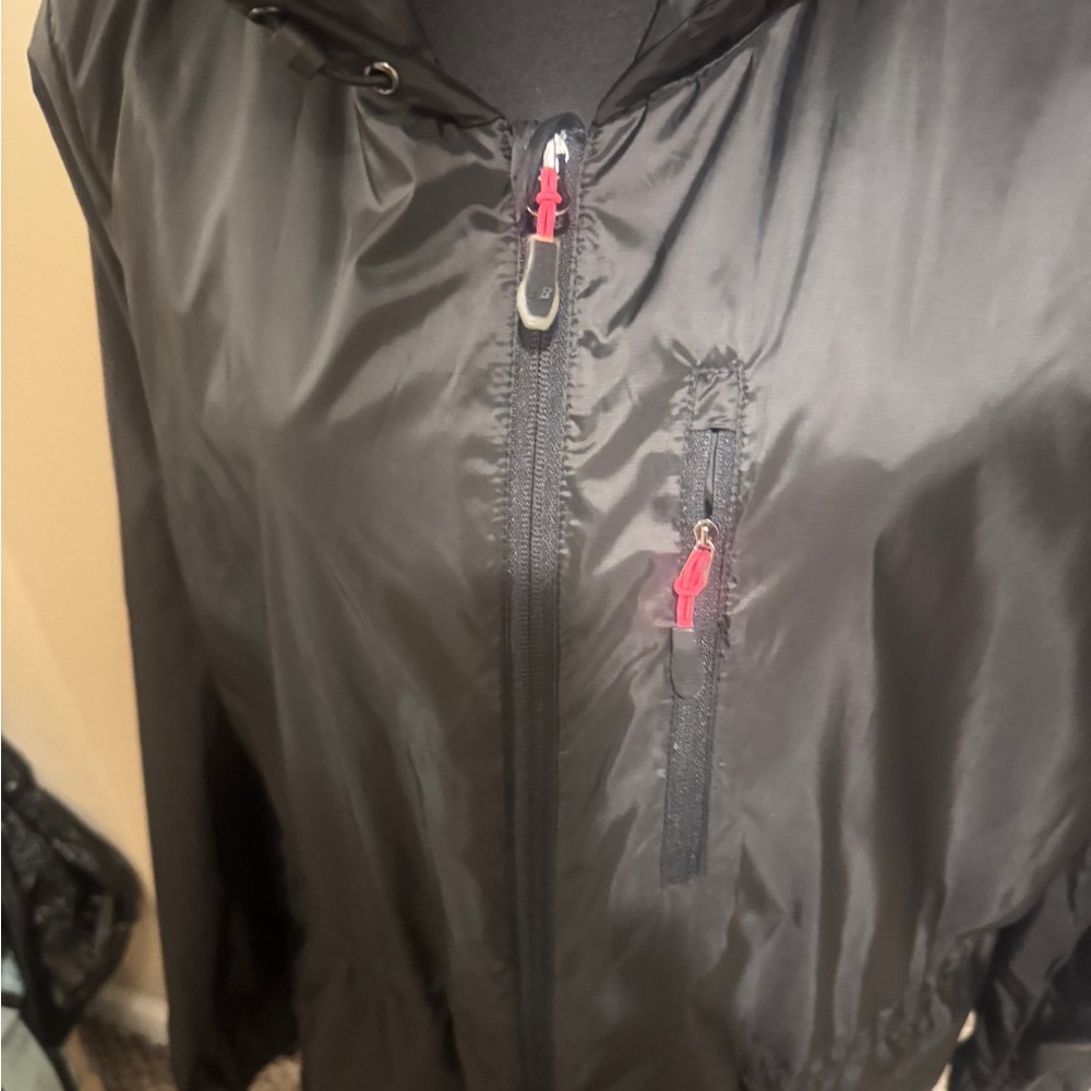 New Balance Black Utility Jacket with Hood and Water-Resistant Fabric - Picture 3 of 14